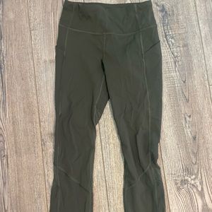Lululemon cropped cami leggings green, size 2